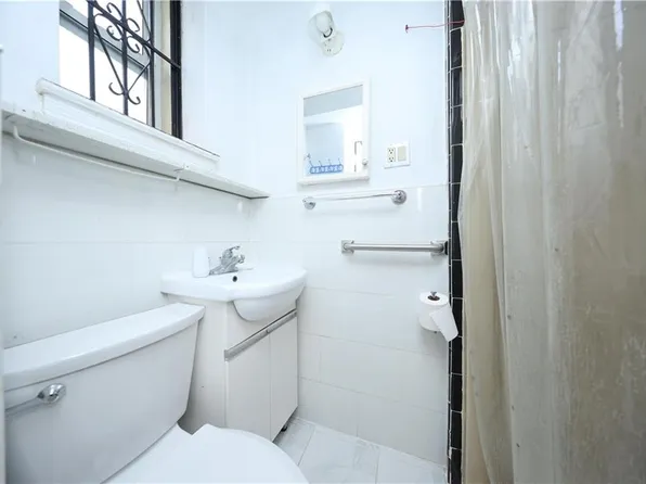 4715 Bedford Avenue image 23 of 35