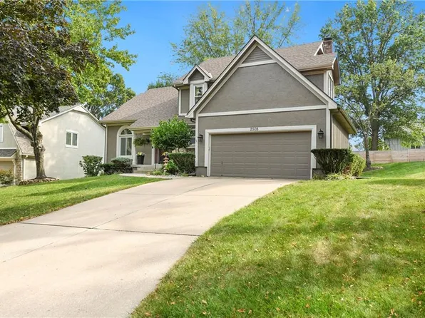 2508 NW Bent Tree Cir, Lees Summit, MO 64081