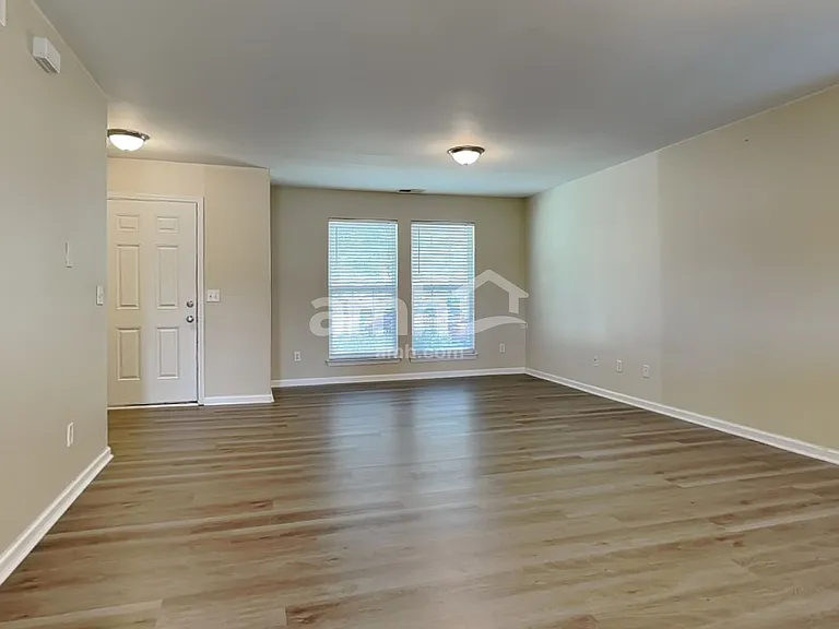 38 Lake Shore Blvd — Photo 7