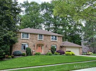 2672 Homewood Dr, Troy, MI 48098