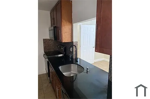 1444 Windsor Ct Photo 1