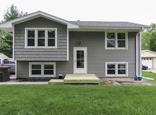 4213 Grandview Ave, Des Moines, IA 50317
