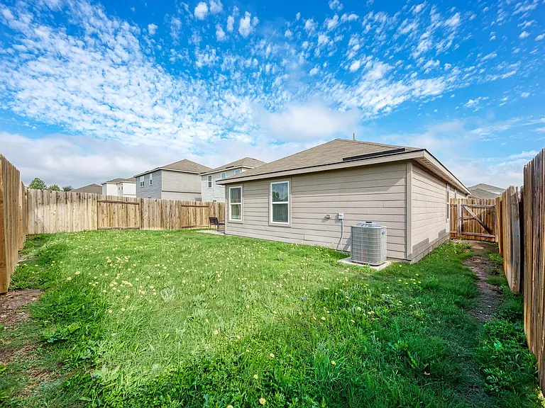 132 Maywood Ln — Photo 33