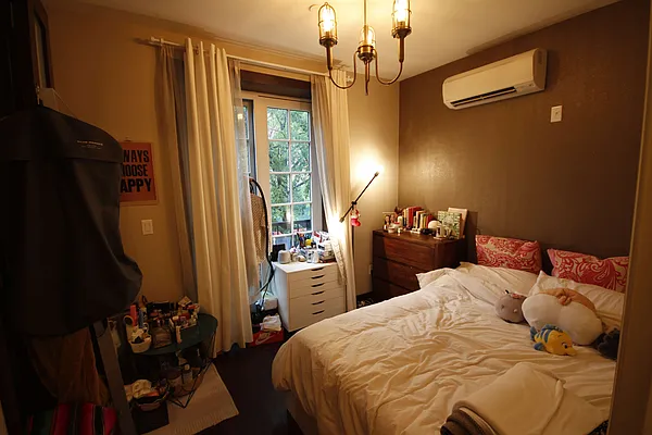 Rented by Nooklyn NYC LLC | media 8