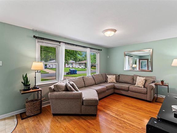 3rd image of 65 Sally Dr