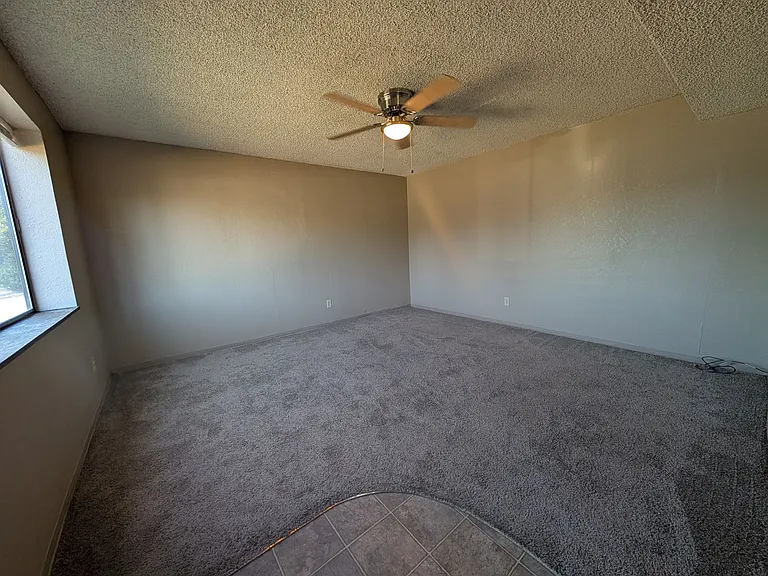 632 17th Ave — Photo 3