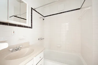 Rented by R New York