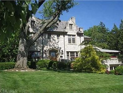 2nd image of 2074 Yorkshire Rd
