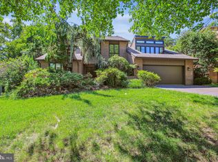 7922 Springer Rd, Bethesda, MD 20817