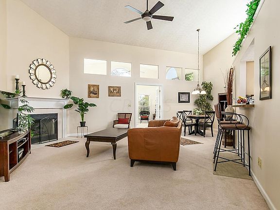 5th image of 102 Dogwood Dr
