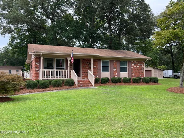 284 Cape Owen Manor Road, Elizabethtown, NC 28337
