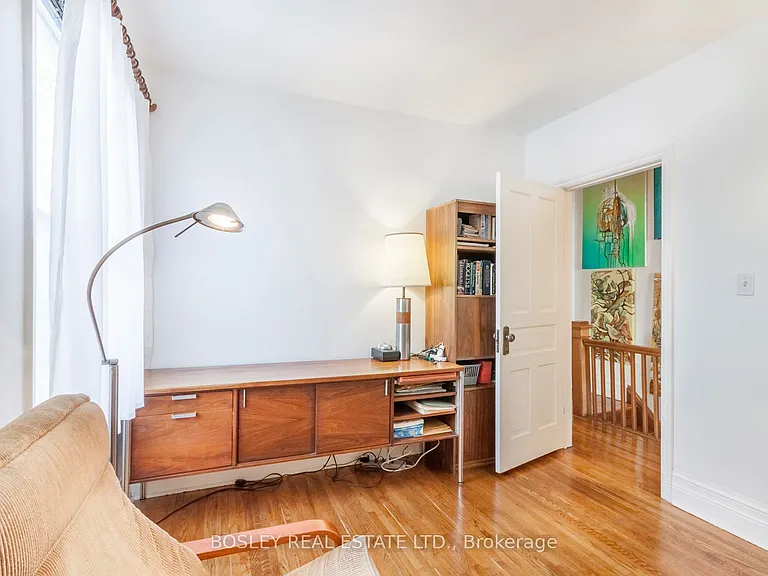 22 Martin Cres — Photo 21