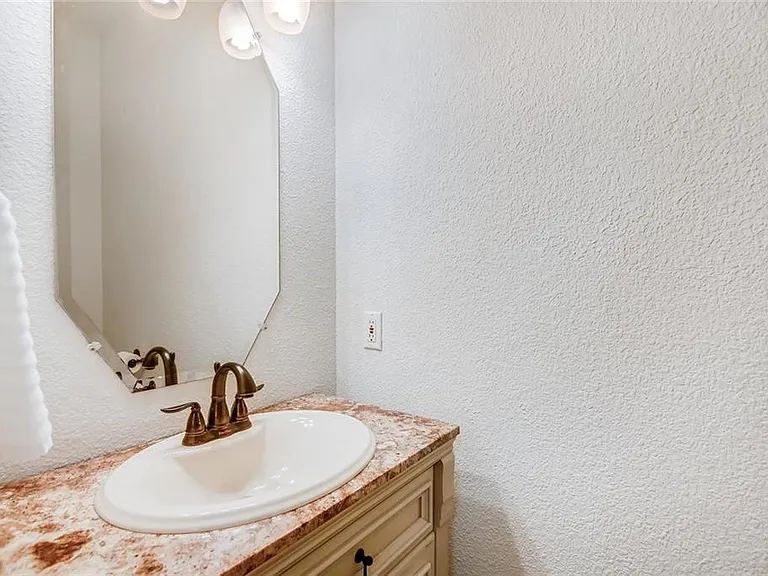 1900 Scofield Ridge Pkwy #402 — Photo 10