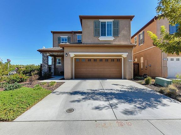 3rd image of 1144 Oakbriar Cir