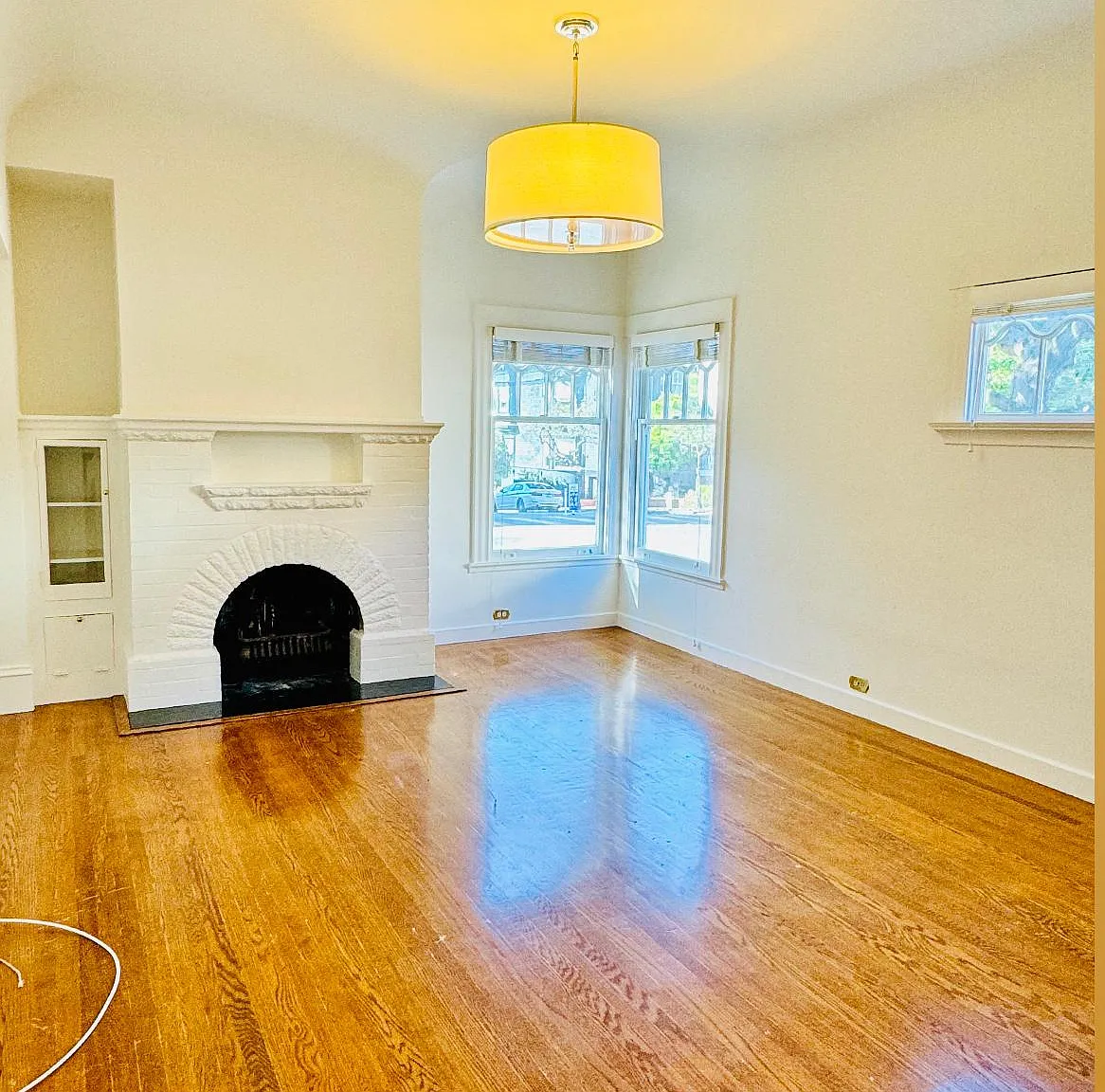 3 bed, 1700 sqft, $9,000 — Photo 3