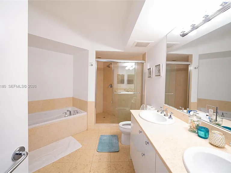 20000 Country Club Dr #1001 — Photo 16
