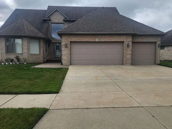 50554 Knightsbridge Dr, Macomb, MI 48044