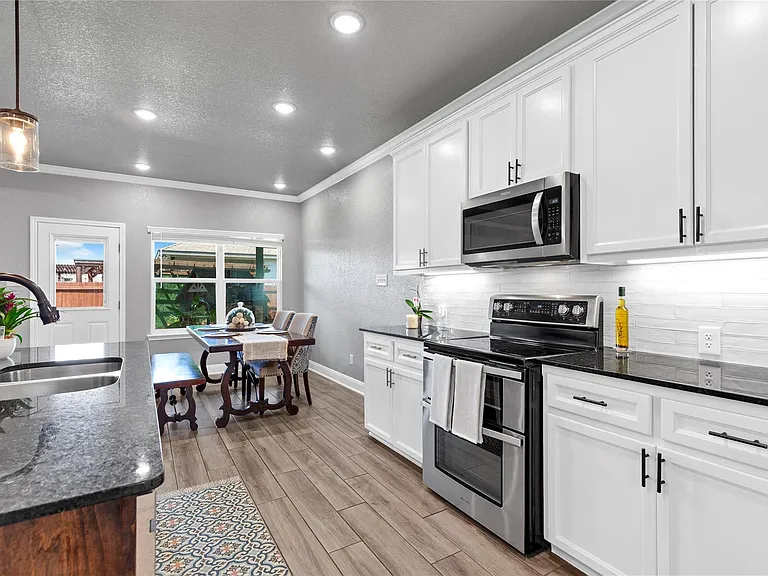 8508 Glade Dr — Photo 26