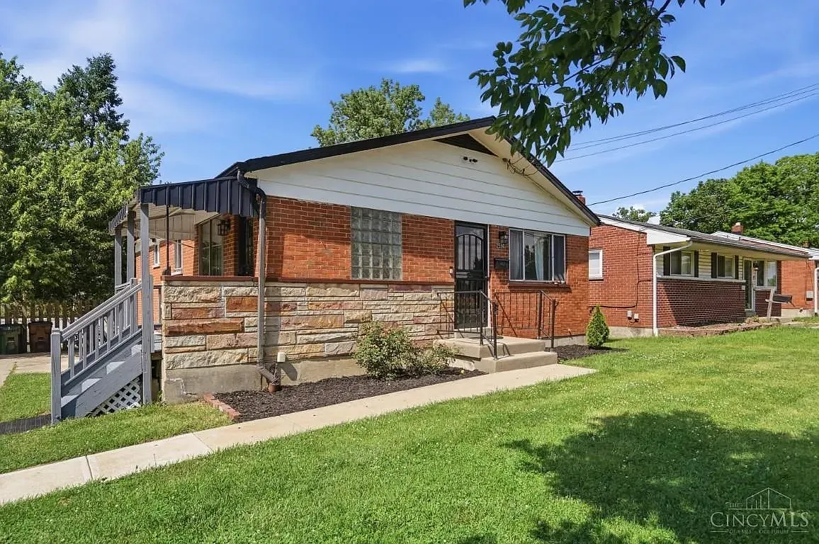4 bed, 2250 sqft, $2,300 — Photo 1