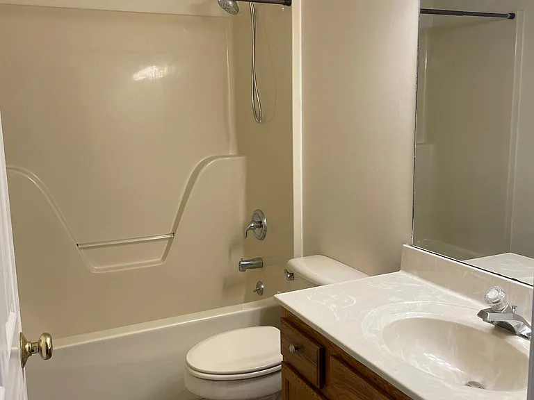 1216 W Broadway Ave — Photo 13