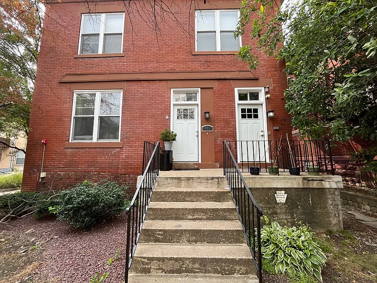 440 S Fairmount St — Photo 19
