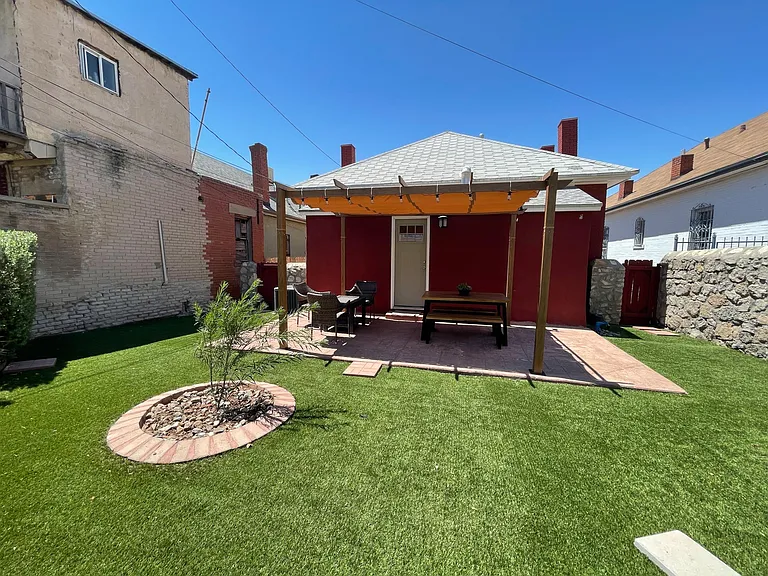 811 W Missouri Ave — Photo 24
