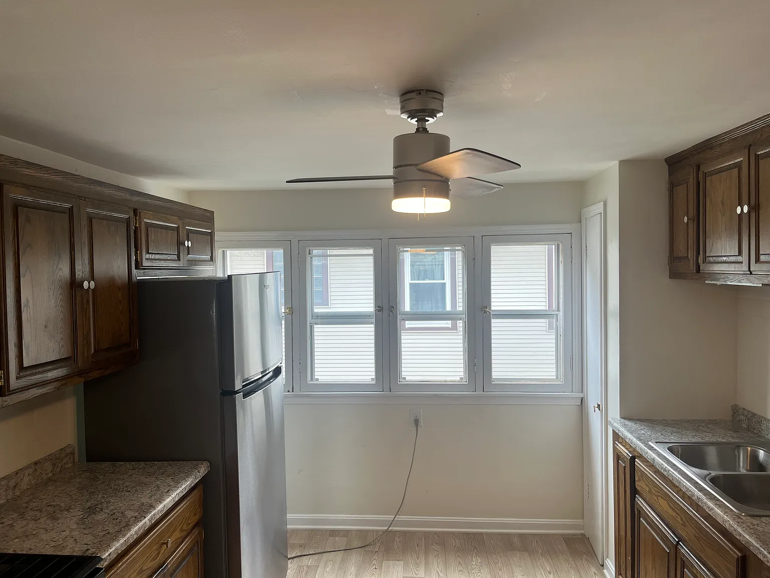 2 bed, 1045 sqft, $1,400 — Photo 4