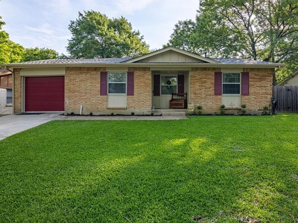 1st image of 2620 Woodlawn Dr