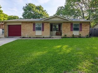 2620 Woodlawn Dr, Ennis, TX 75119