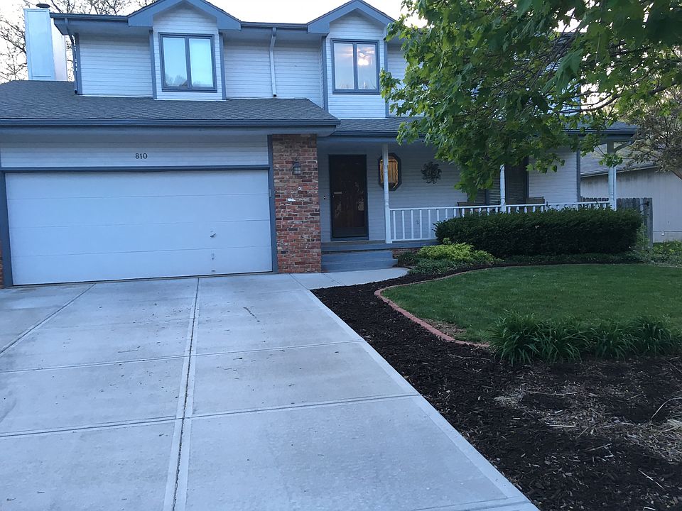1st image of 810 Lexington Ln