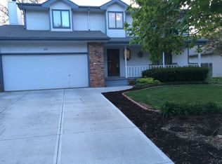 810 Lexington Ln, Papillion, NE 68046