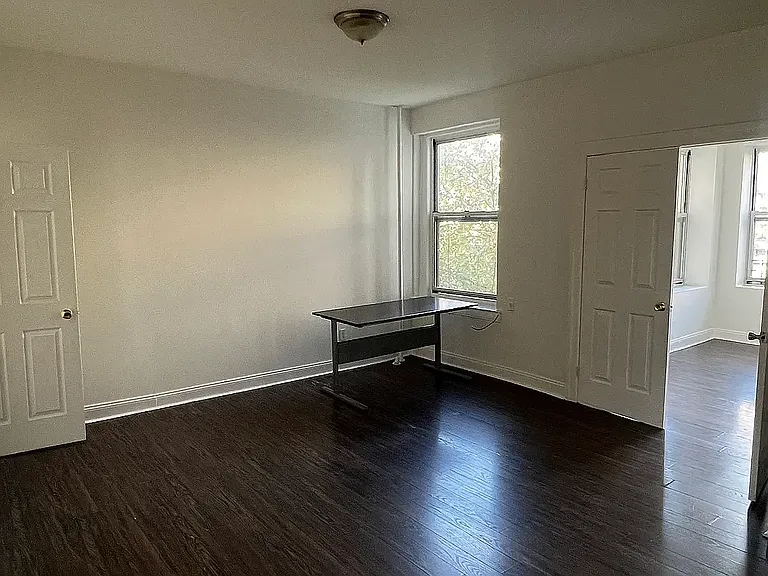 24-16 29th St #21 — Photo 3