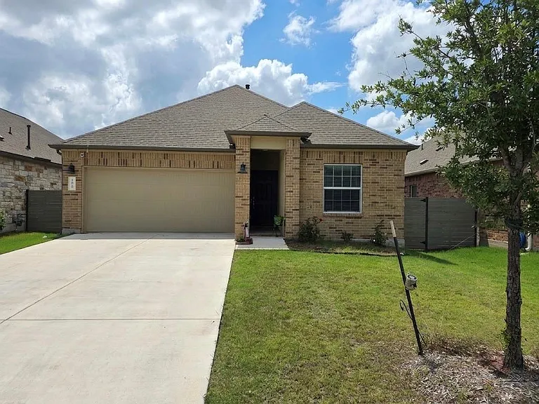 208 Wolf Springs Rd — Photo 3