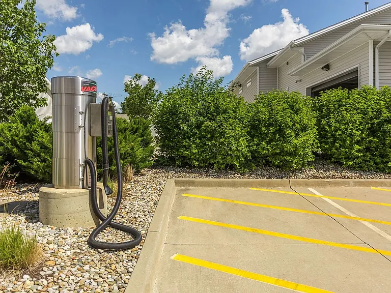 Windsor West | Specials Available — Photo 9
