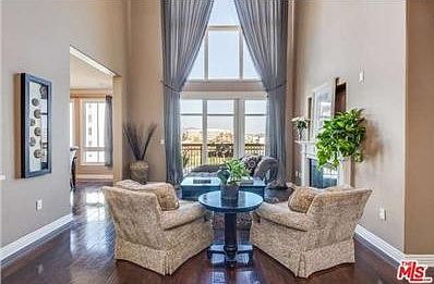 3rd image of 558 Caruso Ave