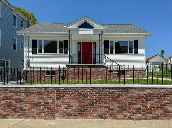 156 Barnes St, Fall River, MA 02723