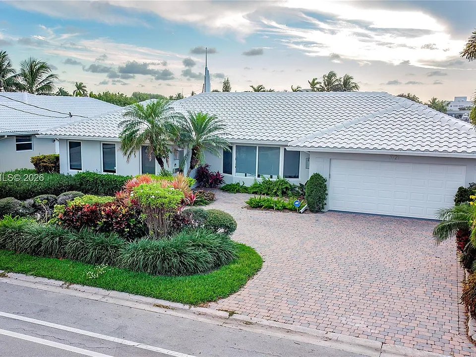5721 Bayview Dr