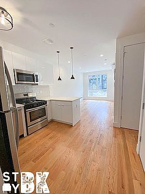 5th image of 436 Lafayette Ave #3B