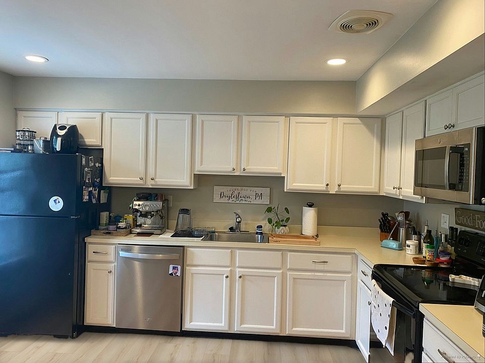 Spacious kitchen