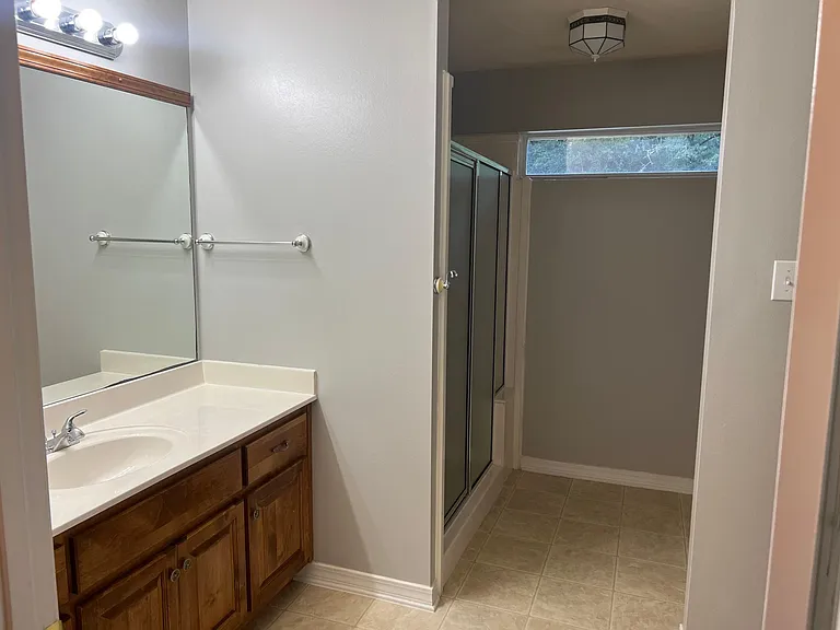1750 Hunters Ridge Dr W — Photo 6