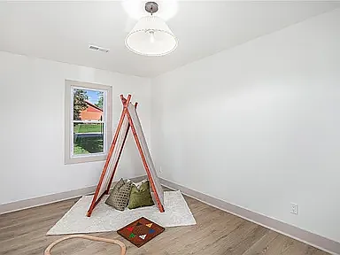 325 Kiowa St — Photo 12