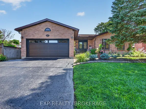 1146 Dunham St, Kingston, ON K7P 2L5