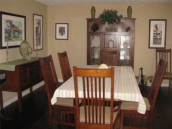 4th image of 10653 Wildwood Dr