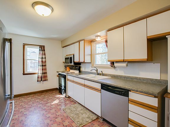 5th image of 1158 5th Ave S