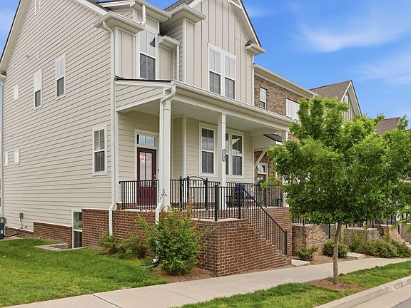 3rd image of 1746 Park Terrace Ln