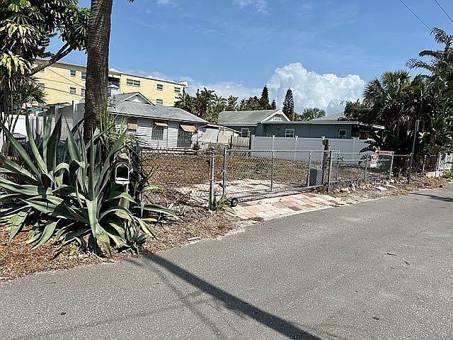 1st image of 0 94th Ave