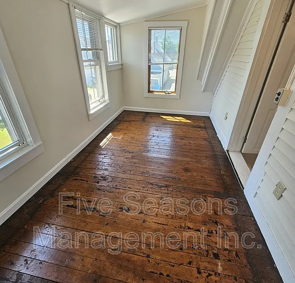 19 Grant St #7 — Photo 14