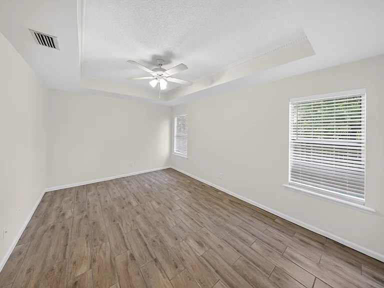 413 Georgetown Cir — Photo 12