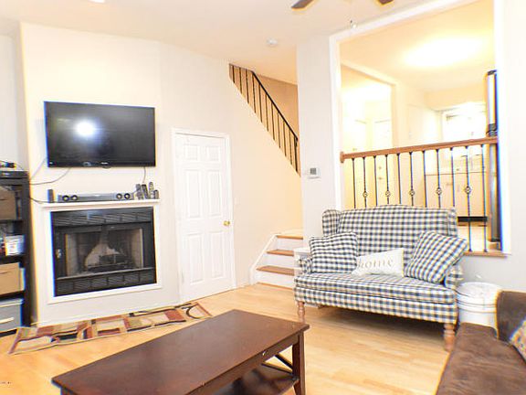 4th image of 30 Stonecrest Ct