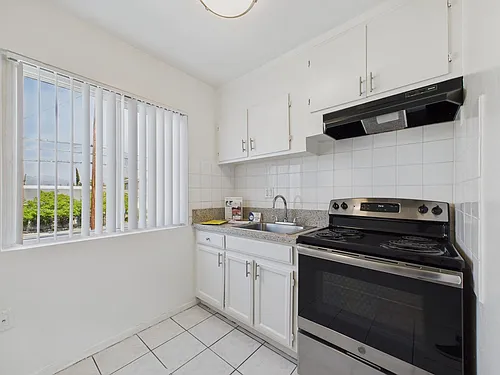 Woodman Apartments Photo 1